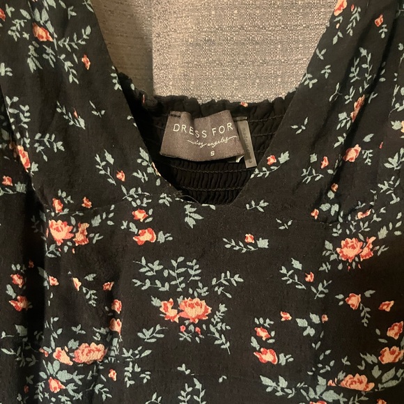 perfect dress for a night out very comfortable and breathable - Picture 2 of 3